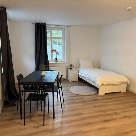 Monteurzimmer Am Waldhotel *